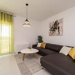 Palmarosa Villa *