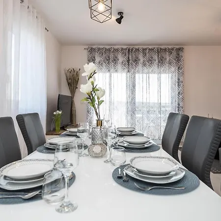 Palmarosa Βίλα Debeljak