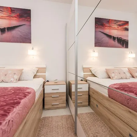 Palmarosa فيلة *