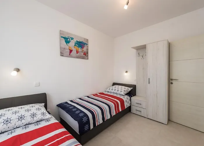 Palmarosa Villa Debeljak